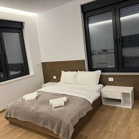 Pristina Select Apartments Luaran gambar