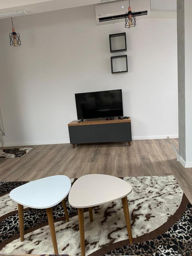 Pristina Select Apartments Luaran gambar