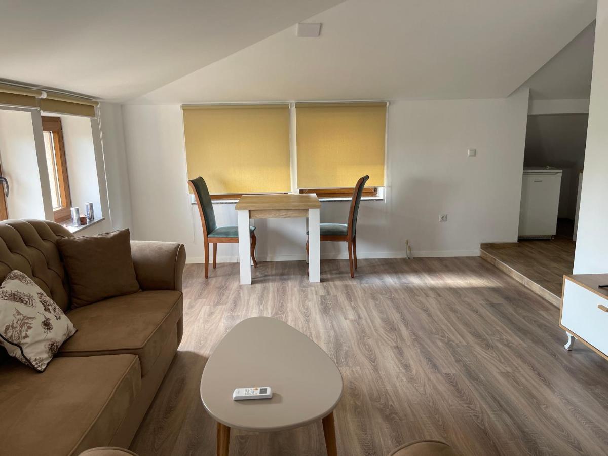 Pristina Select Apartments Luaran gambar