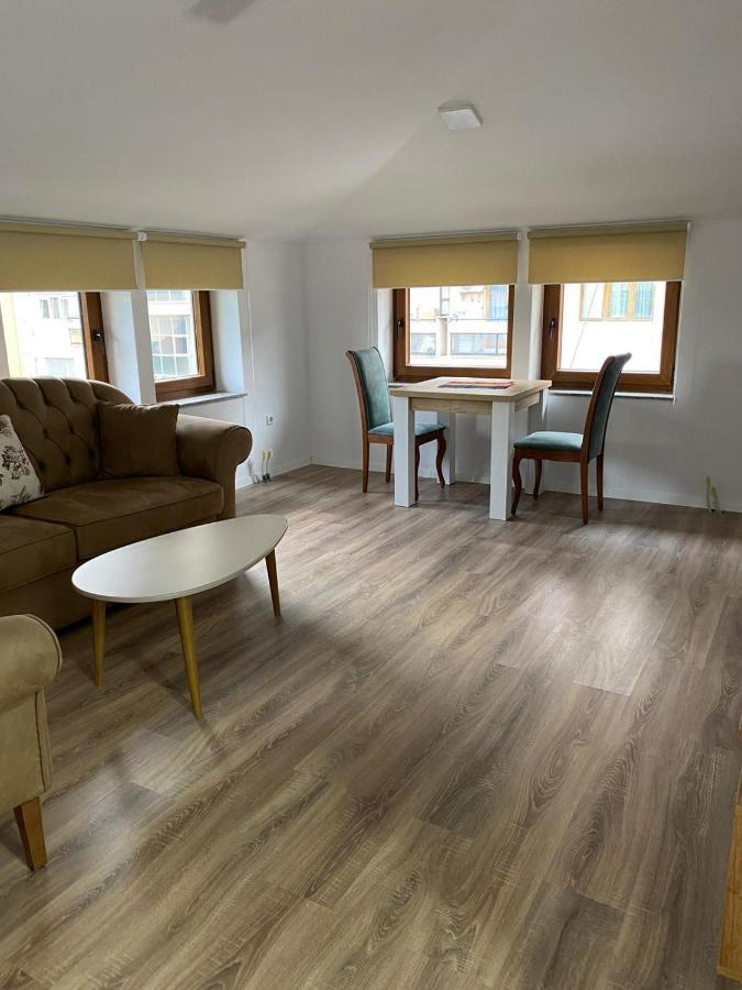 Pristina Select Apartments Luaran gambar
