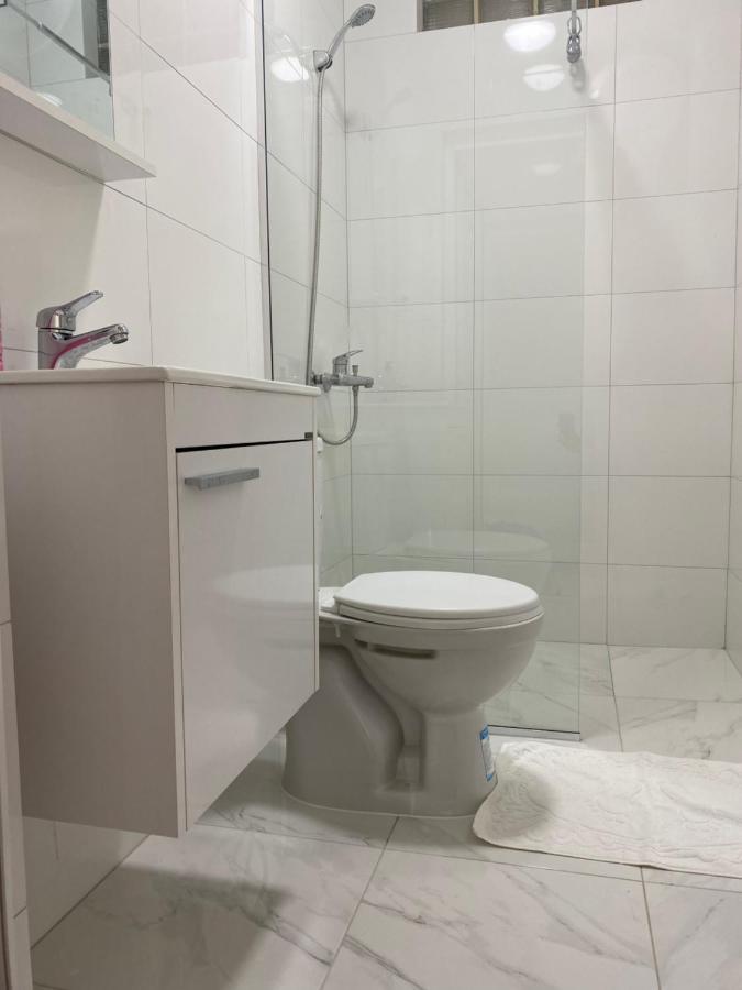 Pristina Select Apartments Luaran gambar
