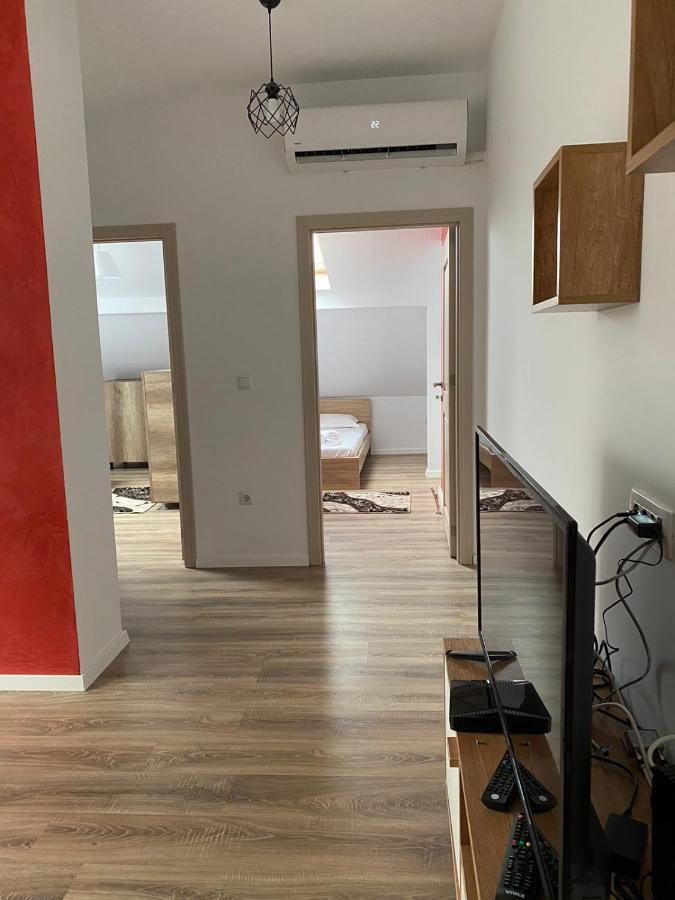 Pristina Select Apartments Luaran gambar