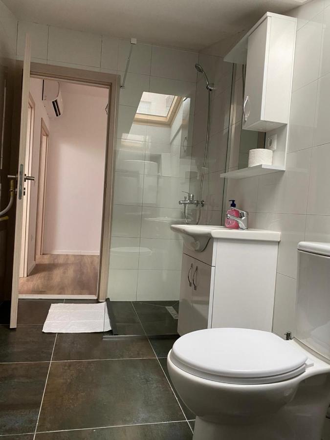 Pristina Select Apartments Luaran gambar