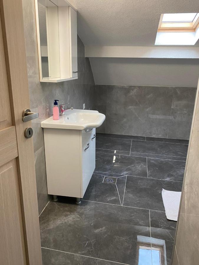 Pristina Select Apartments Luaran gambar