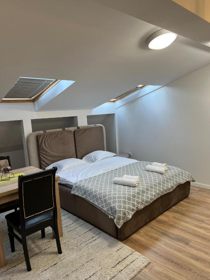 Pristina Select Apartments Luaran gambar