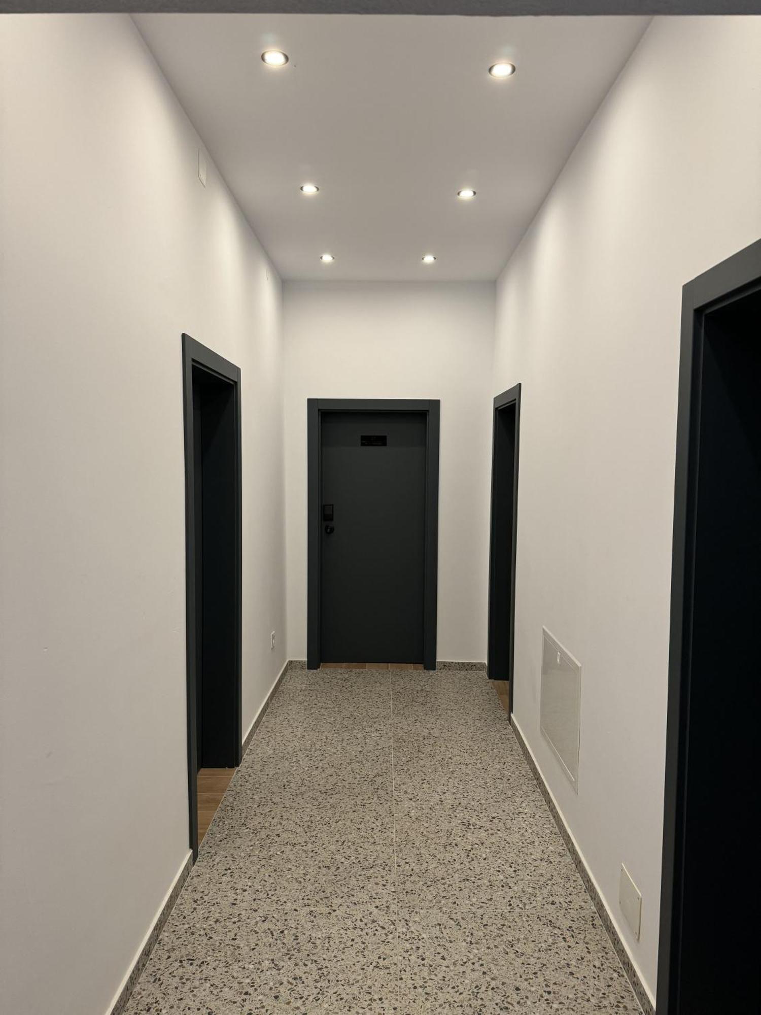 Pristina Select Apartments Luaran gambar