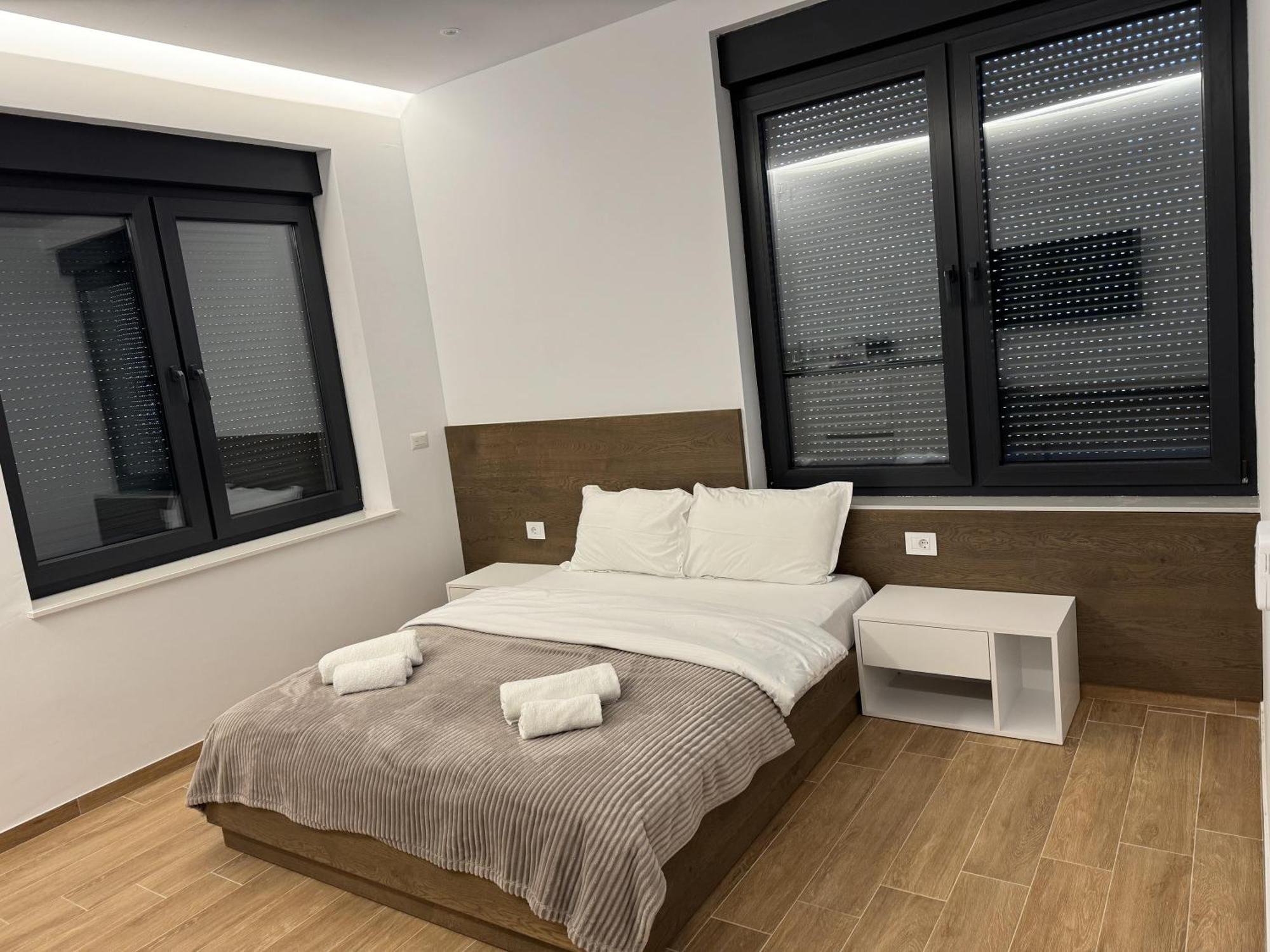Pristina Select Apartments Luaran gambar