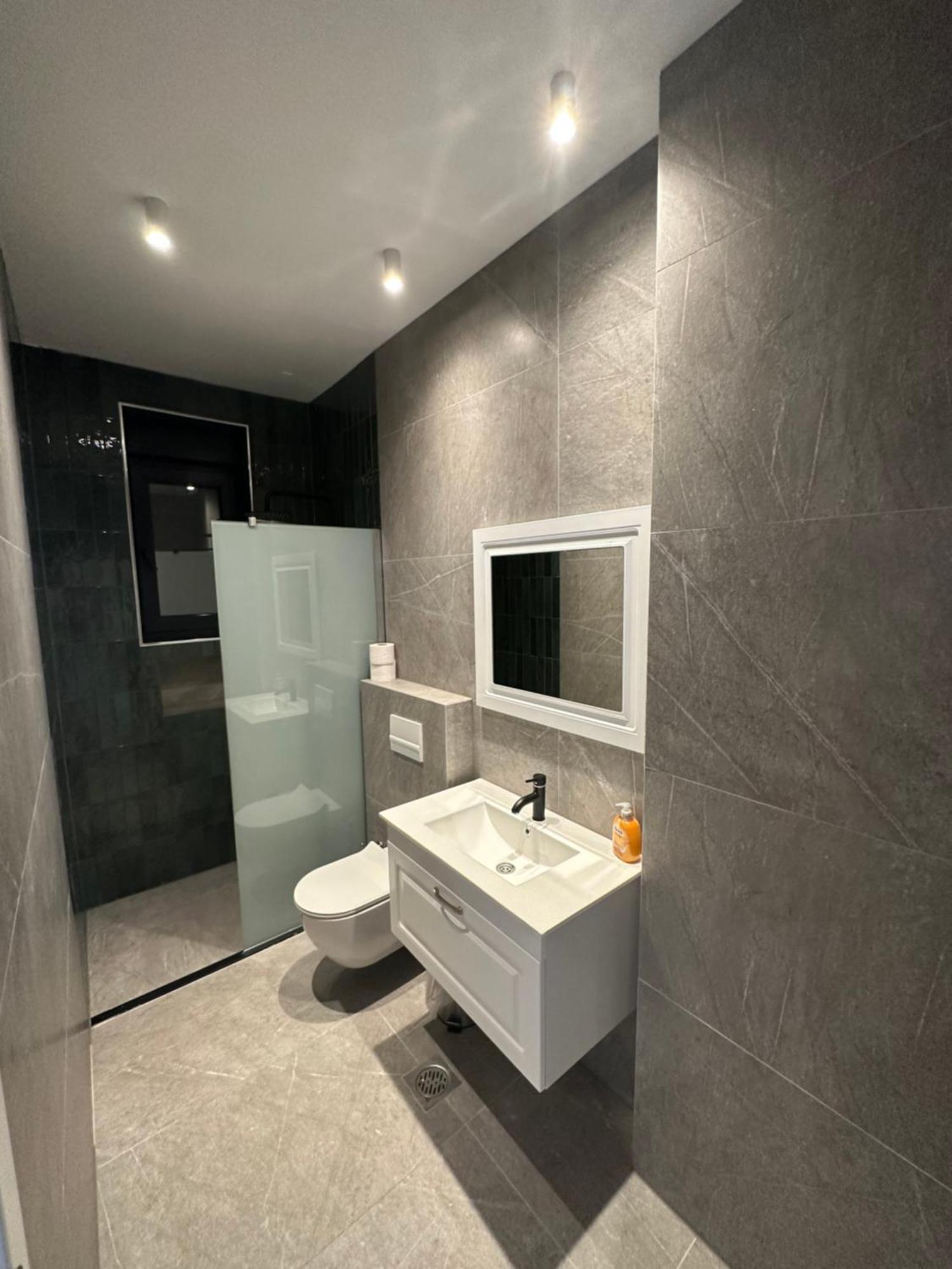Pristina Select Apartments Luaran gambar